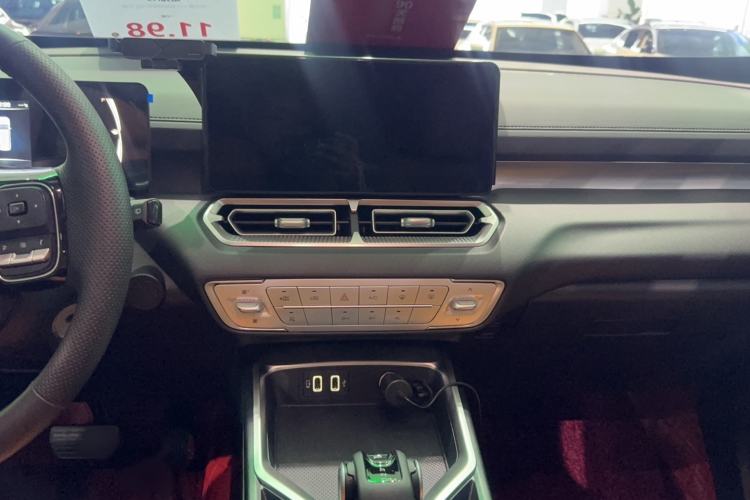 Used Haval H5 2025 2.0T Automatic All-Wheel Drive Flagship Edition Gasoline Audio And AC Panel