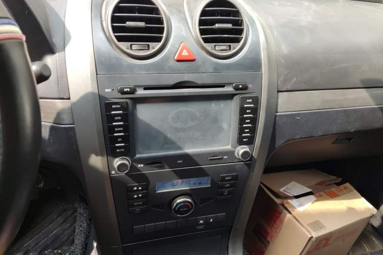 Used Haval H5 Classic 2010 Zhizun Edition 2.5 TCI Two-Wheel Drive Comfort Model Audio And AC Panel