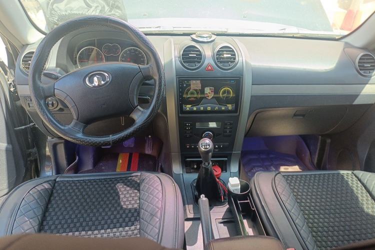 Used Haval H5 Classic 2010 Zhizun Edition 2.4L Four-Wheel Drive Comfort Model Center Console
