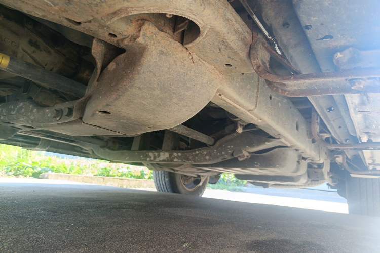 Used Haval H5 Classic 2010 European-style 2.0L Two-Wheel-Drive Luxury Model Chassis Front Left