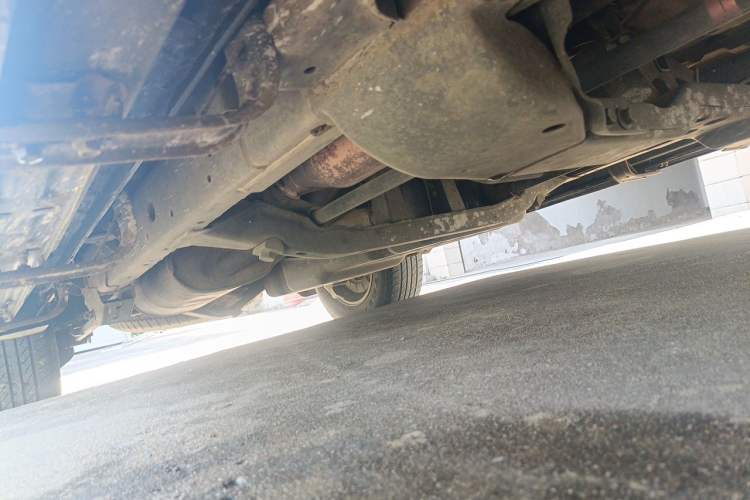 Used Haval H5 Classic 2010 European-style 2.0L Two-Wheel-Drive Luxury Model Chassis Front Right