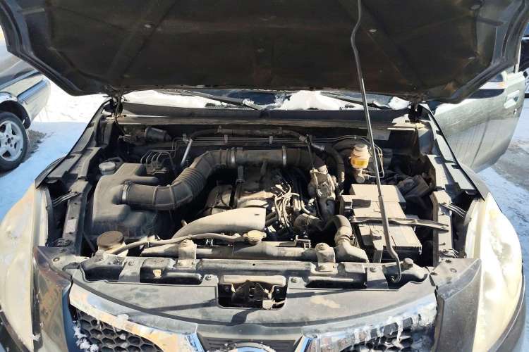 Used Haval H5 Classic 2010 European-style 2.0L Two-Wheel-Drive Luxury Model Engine Bay
