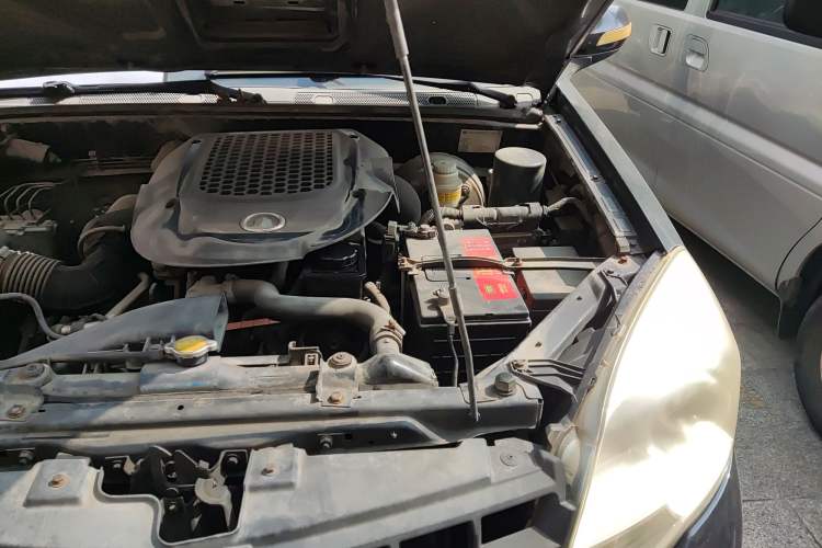 Used Haval H5 Classic 2010 Zhizun Edition 2.5 TCI Two-Wheel Drive Comfort Model Engine Bay Left