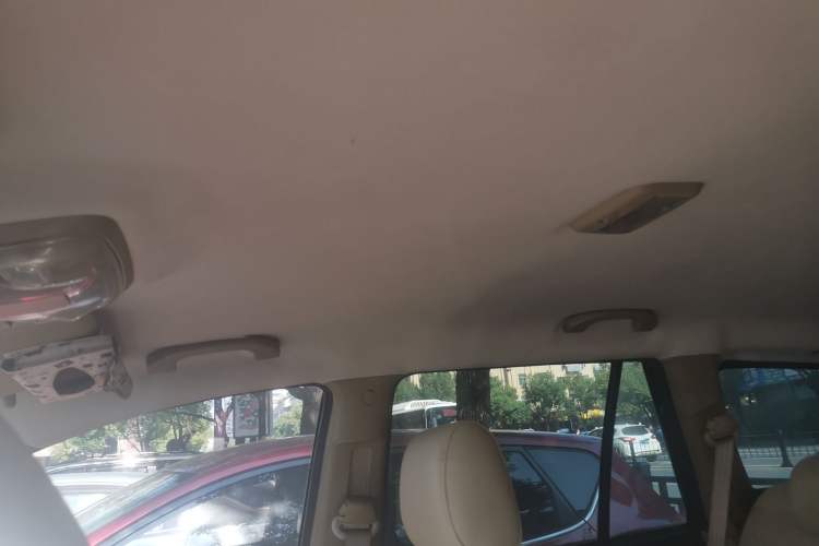 Used Haval H5 Classic 2010 European-style Model Green Quiet 2.0T Manual Two-Wheel Drive Luxury Version Headliner