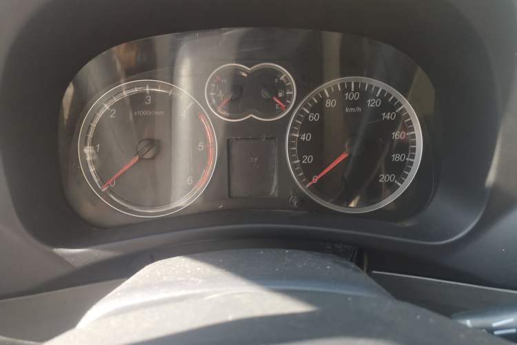 Used Haval H5 Classic 2010 European-style Model Green Quiet 2.0T Manual Two-Wheel Drive Luxury Version Instrument Cluster