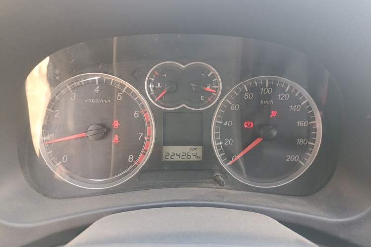 Used Haval H5 Classic 2010 European-style 2.0L Two-Wheel-Drive Luxury Model Instrument Cluster