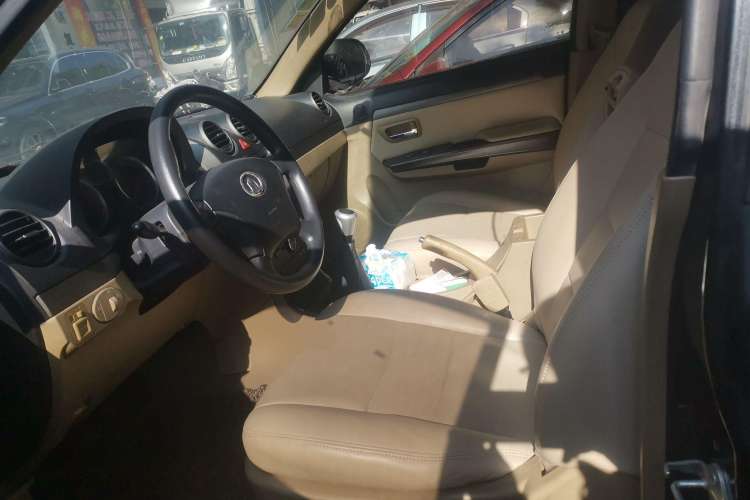Used Haval H5 Classic 2010 European-style Model Green Quiet 2.0T Manual Two-Wheel Drive Luxury Version Left Front Seat