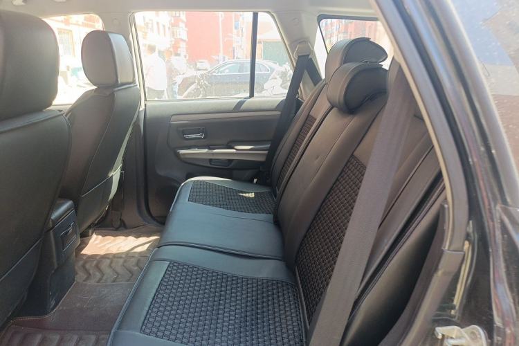 Used Haval H5 Classic 2010 Zhizun Edition 2.4L Four-Wheel Drive Comfort Model Left Rear Seat