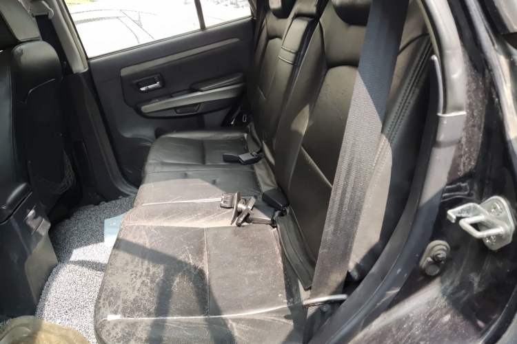 Used Haval H5 Classic 2010 Zhizun Edition 2.5 TCI Two-Wheel Drive Comfort Model Left Rear Seat