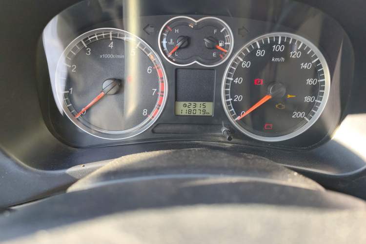 Used Haval H5 Classic 2010 European-style 2.0L Two-Wheel-Drive Luxury Model Odometer Close Up