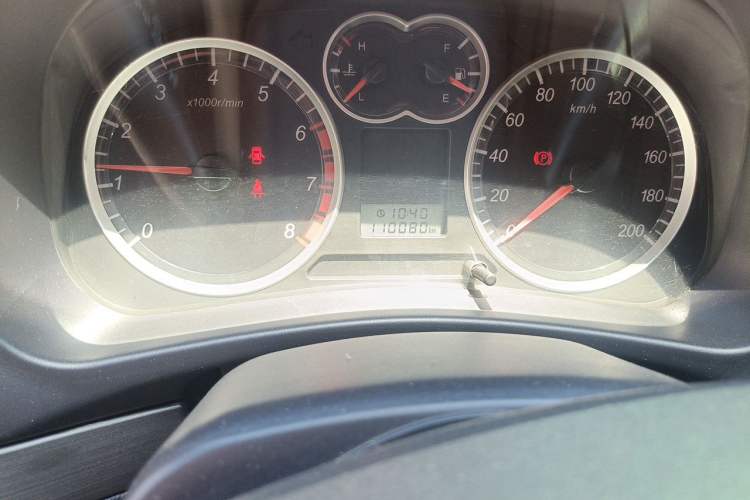 Used Haval H5 Classic 2010 Zhizun Edition 2.4L Four-Wheel Drive Comfort Model Odometer Close Up