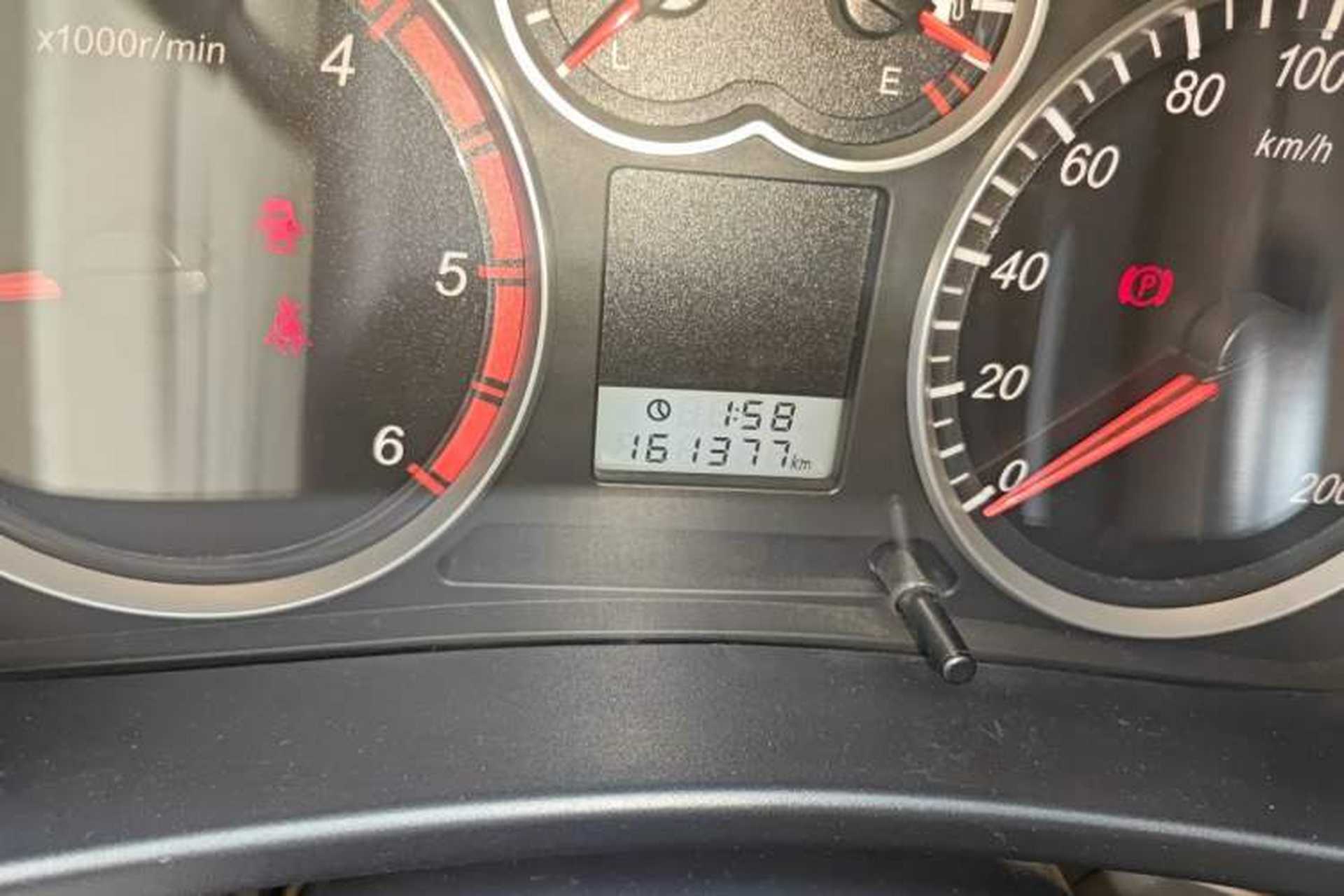 Used Haval H5 Classic 2010 European-style Version 2.5 TCI Two-Wheel-Drive Luxury Model Odometer Close Up