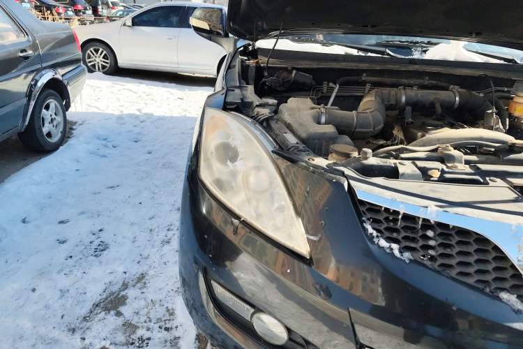 Used Haval H5 Classic 2010 European-style 2.0L Two-Wheel-Drive Luxury Model Right Front Headlight