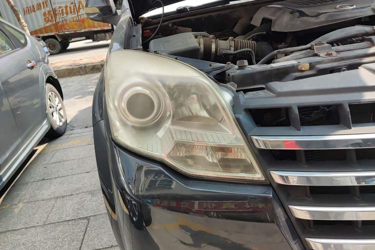 Used Haval H5 Classic 2010 Zhizun Edition 2.5 TCI Two-Wheel Drive Comfort Model Right Front Headlight