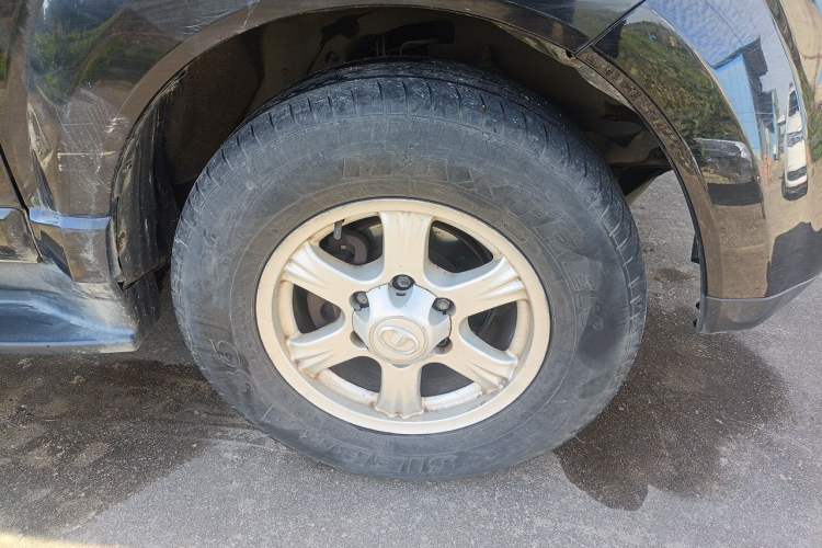 Used Haval H5 Classic 2010 European-style 2.0L Two-Wheel-Drive Luxury Model Right Front Wheel Hub