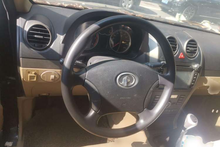 Used Haval H5 Classic 2010 European-style Model Green Quiet 2.0T Manual Two-Wheel Drive Luxury Version Steering Wheel