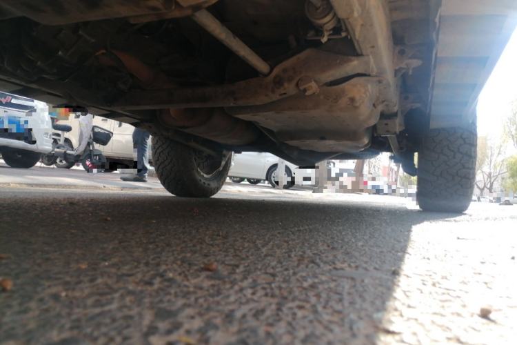 Used Haval H5 Classic 2010 Zhizun Edition 2.4L Four-Wheel Drive Comfort Model Chassis Front Left