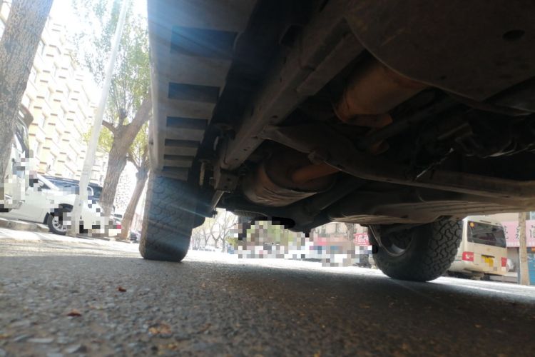 Used Haval H5 Classic 2010 Zhizun Edition 2.4L Four-Wheel Drive Comfort Model Chassis Front Right