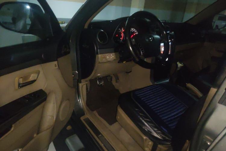 Used Haval H5 Classic 2010 European-style Model Green Quiet 2.0T Manual Two-Wheel Drive Luxury Version Driver Seat