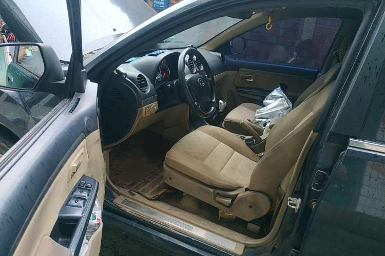 Used Haval H5 Classic 2010 European-style Model Green Quiet 2.0T Manual Two-Wheel Drive Luxury Version Driver Seat