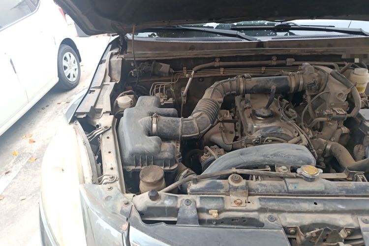 Used Haval H5 Classic 2010 European-style 2.4L 2WD Comfort Model Engine Bay Right
