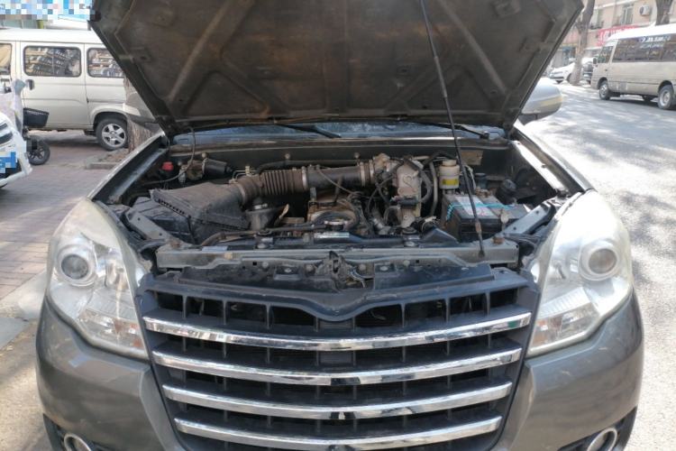 Used Haval H5 Classic 2010 Zhizun Edition 2.4L Four-Wheel Drive Comfort Model Engine Bay