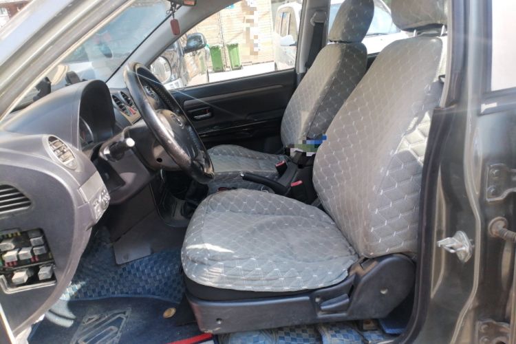 Used Haval H5 Classic 2010 Zhizun Edition 2.4L Four-Wheel Drive Comfort Model Left Front Seat