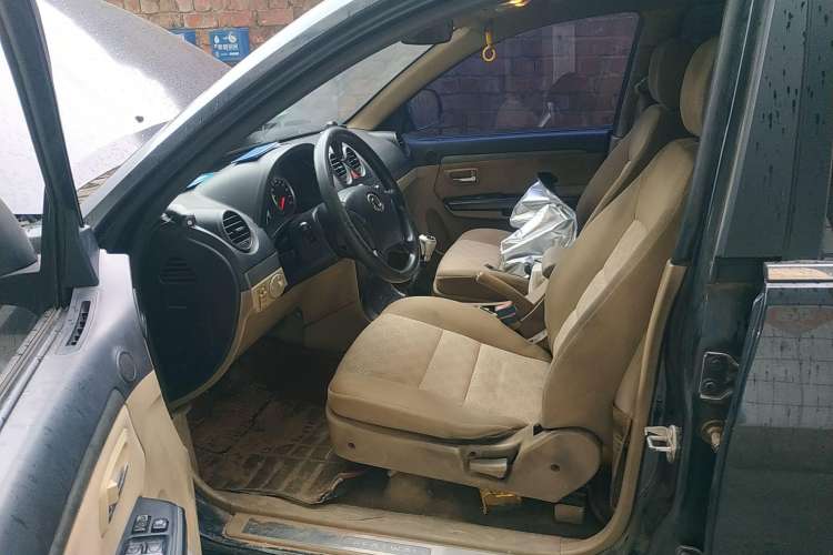 Used Haval H5 Classic 2010 European-style Model Green Quiet 2.0T Manual Two-Wheel Drive Luxury Version Left Front Seat