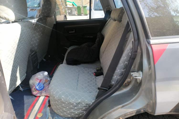 Used Haval H5 Classic 2010 Zhizun Edition 2.4L Four-Wheel Drive Comfort Model Left Rear Seat