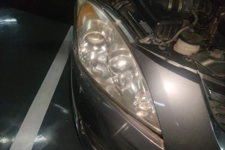 Used Haval H5 Classic 2010 European-style Model Green Quiet 2.0T Manual Two-Wheel Drive Luxury Version Right Front Headlight