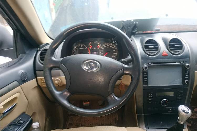 Used Haval H5 Classic 2010 European-style Model Green Quiet 2.0T Manual Two-Wheel Drive Luxury Version Steering Wheel
