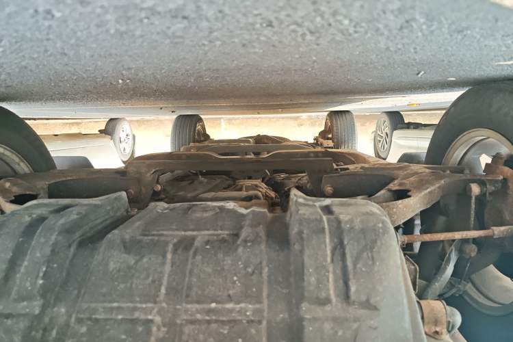 Used Haval H5 Classic 2010 European-style 2.0L Two-Wheel-Drive Luxury Model Chassis Front