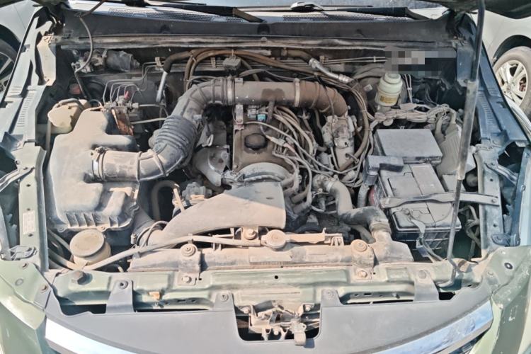 Used Haval H5 Classic 2010 European-style 2.0L Two-Wheel-Drive Luxury Model Engine Bay