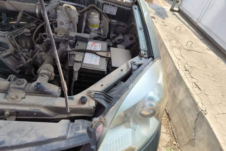 Used Haval H5 Classic 2010 Zhizun Edition 2.4L Four-Wheel Drive Comfort Model Engine Bay Left