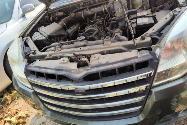Used Haval H5 Classic 2010 Zhizun Edition 2.4L Four-Wheel Drive Comfort Model Engine Bay