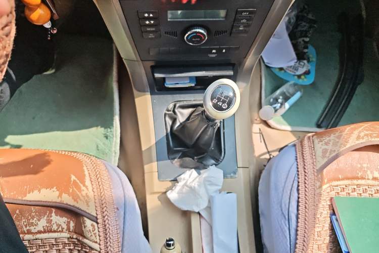 Used Haval H5 Classic 2010 European-style 2.0L Two-Wheel-Drive Luxury Model Gear Lever