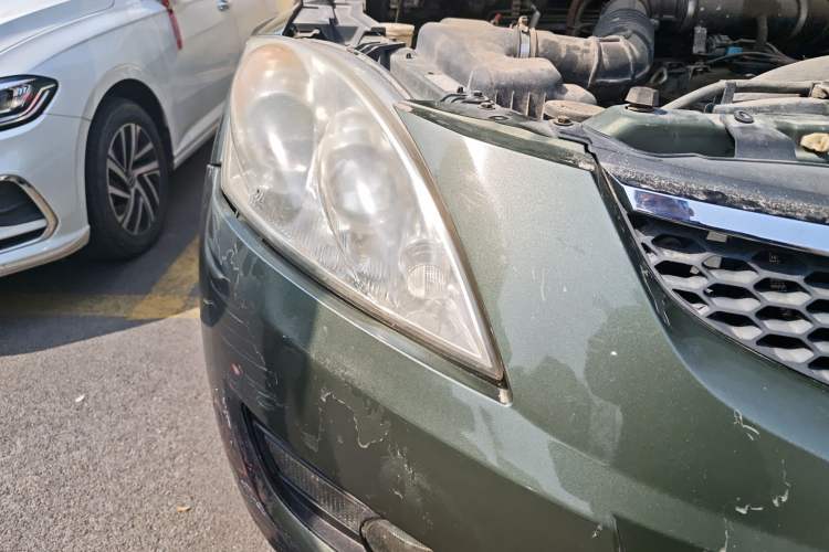 Used Haval H5 Classic 2010 European-style 2.0L Two-Wheel-Drive Luxury Model Right Front Headlight