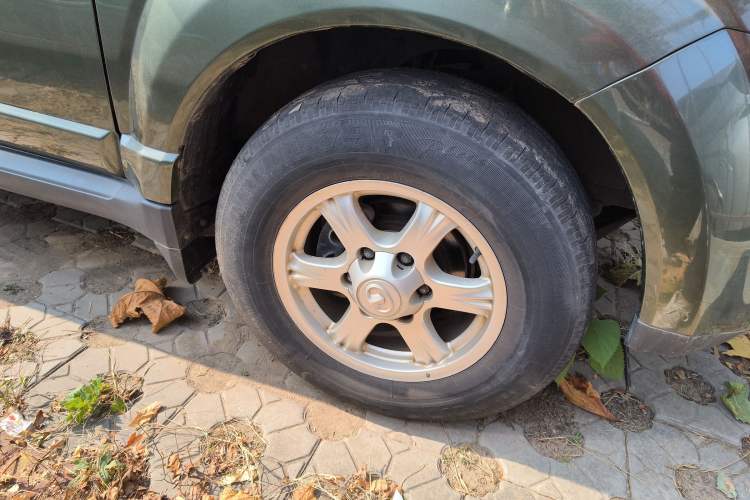 Used Haval H5 Classic 2010 Zhizun Edition 2.4L Four-Wheel Drive Comfort Model Right Front Wheel Hub