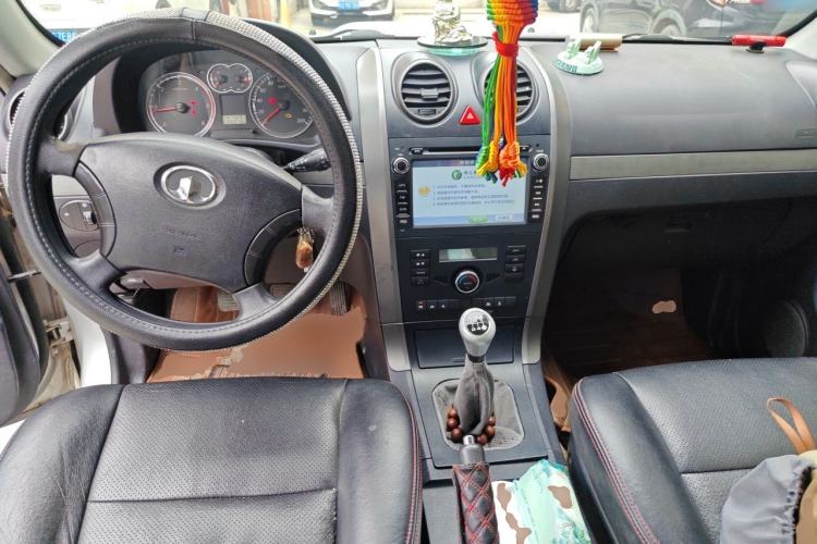 Used Haval H5 Classic 2010 Zhizun Edition 2.5 TCI Four-Wheel Drive Comfort Model Center Console