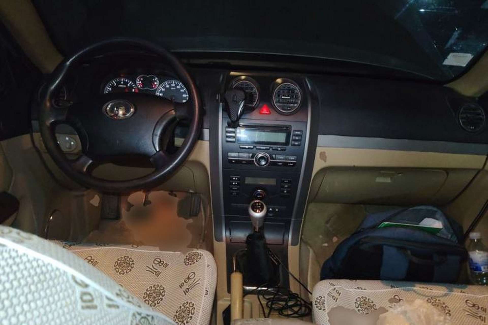 Used Haval H5 Classic 2010 European-style 2.0L Two-Wheel-Drive Luxury Model Center Console
