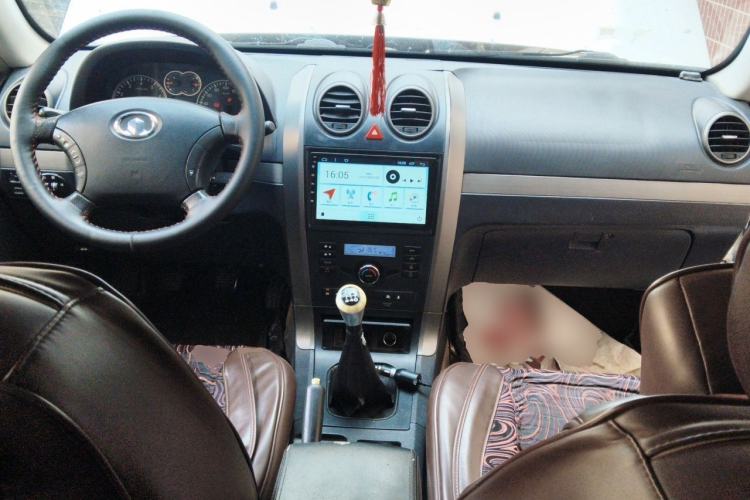 Used Haval H5 Classic 2010 Zhizun Edition 2.4L Four-Wheel Drive Luxury Model Center Console
