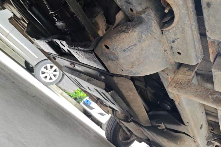 Used Haval H5 Classic 2010 Zhizun Edition 2.5 TCI Four-Wheel Drive Comfort Model Chassis Front Left