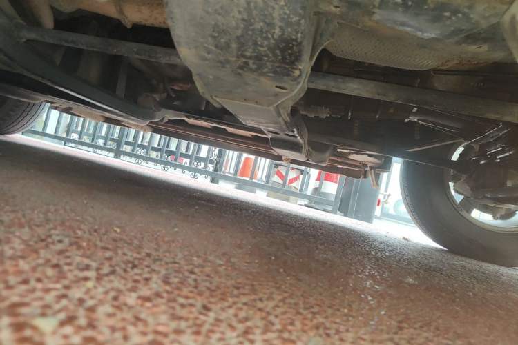 Used Haval H5 Classic 2010 Zhizun Edition 2.5 TCI Two-Wheel-Drive Luxury Model Chassis Front Right