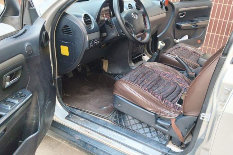 Used Haval H5 Classic 2010 Zhizun Edition 2.4L Four-Wheel Drive Luxury Model Driver Seat