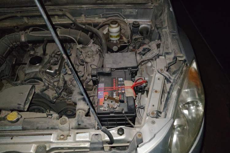Used Haval H5 Classic 2010 European-style 2.0L Two-Wheel-Drive Luxury Model Engine Bay Left