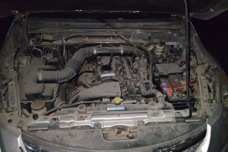 Used Haval H5 Classic 2010 European-style 2.0L Two-Wheel-Drive Luxury Model Engine Bay