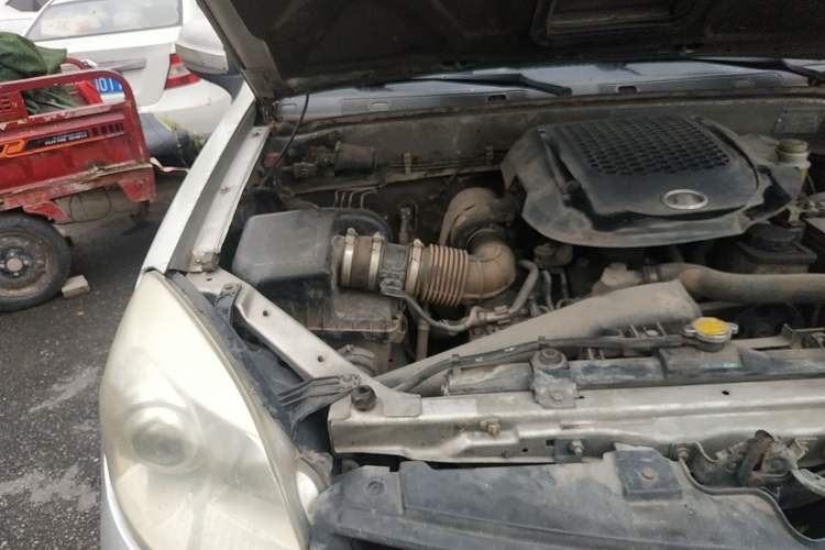 Used Haval H5 Classic 2010 Zhizun Edition 2.5 TCI Two-Wheel Drive Comfort Model Engine Bay Right