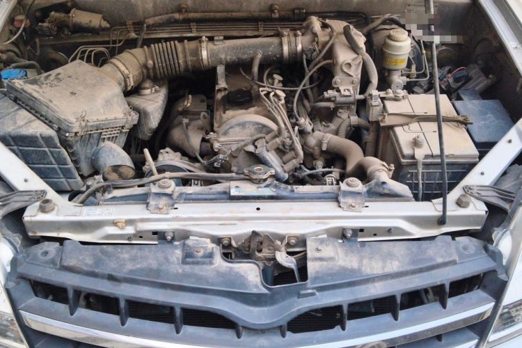 Used Haval H5 Classic 2010 Zhizun Edition 2.4L Four-Wheel Drive Luxury Model Engine Bay