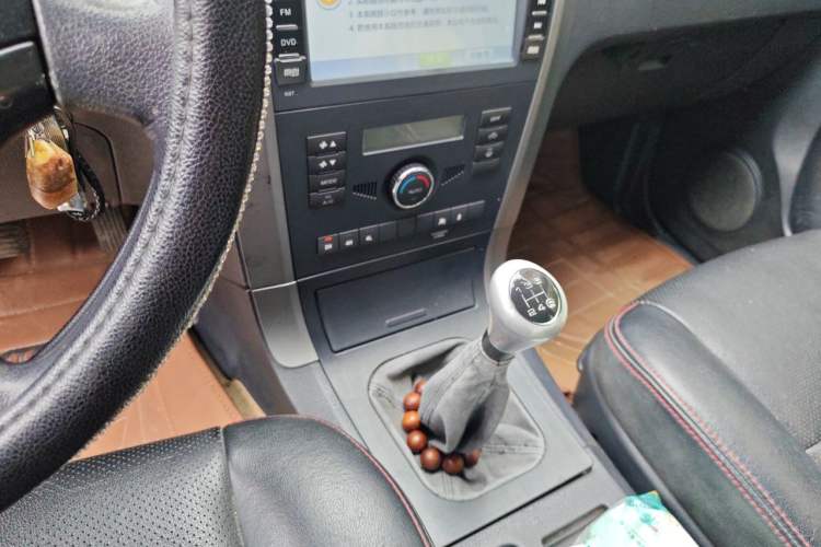 Used Haval H5 Classic 2010 Zhizun Edition 2.5 TCI Four-Wheel Drive Comfort Model Gear Lever