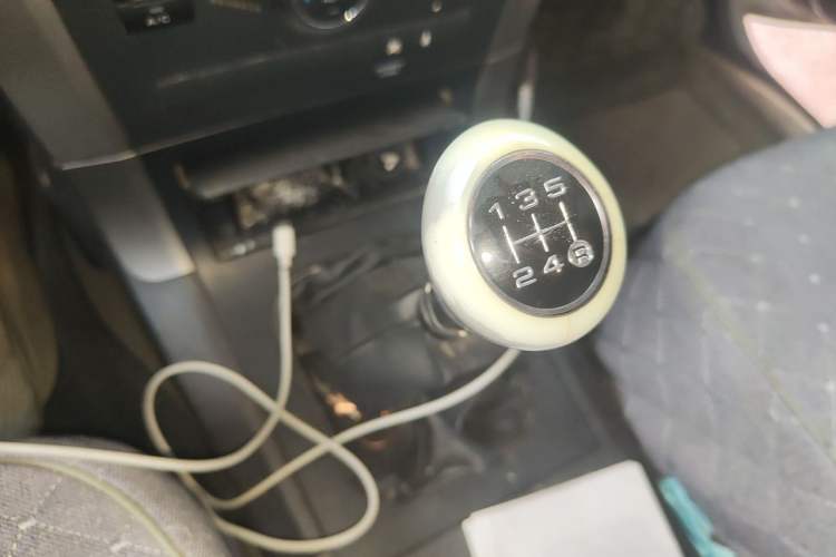 Used Haval H5 Classic 2010 Zhizun Edition 2.5 TCI Two-Wheel-Drive Luxury Model Gear Lever